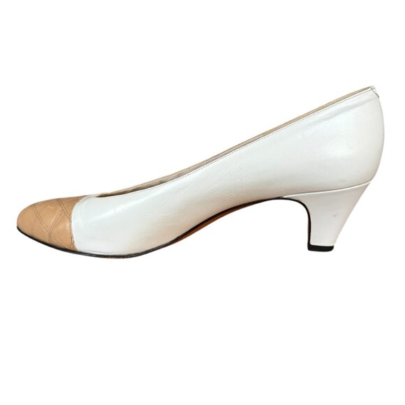 Evins ivory and tan leather cap toe classic pumps women's size 7 1/2 - Picture 3 of 11